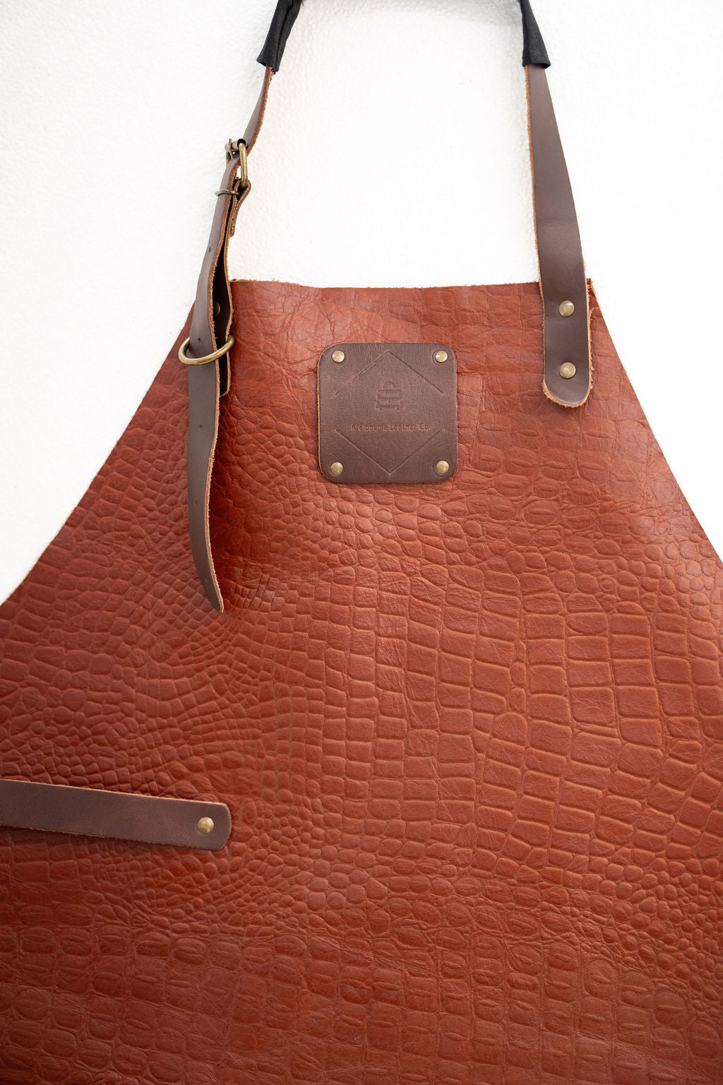 Croc Embossed Leather Apron – Premium Textured Work Apron (80×60 cm)