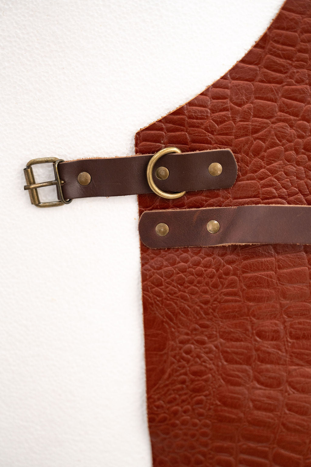 Croc Embossed Leather Apron – Premium Textured Work Apron (80×60 cm)