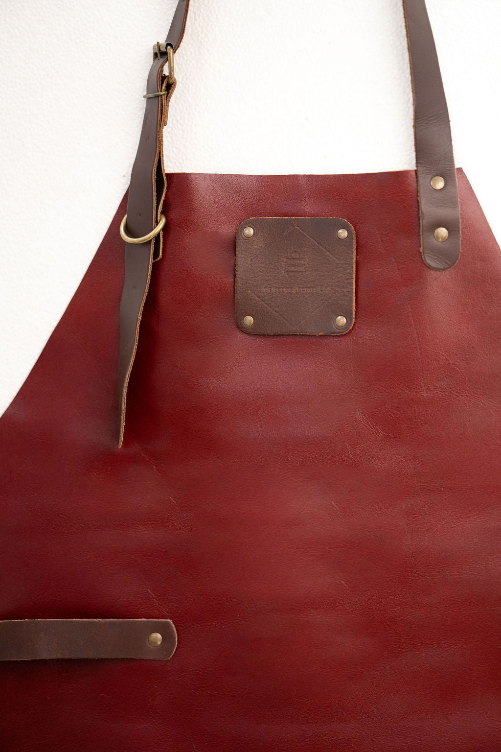Red Leather Apron – Premium Minimal Work Apron (80×60 cm)