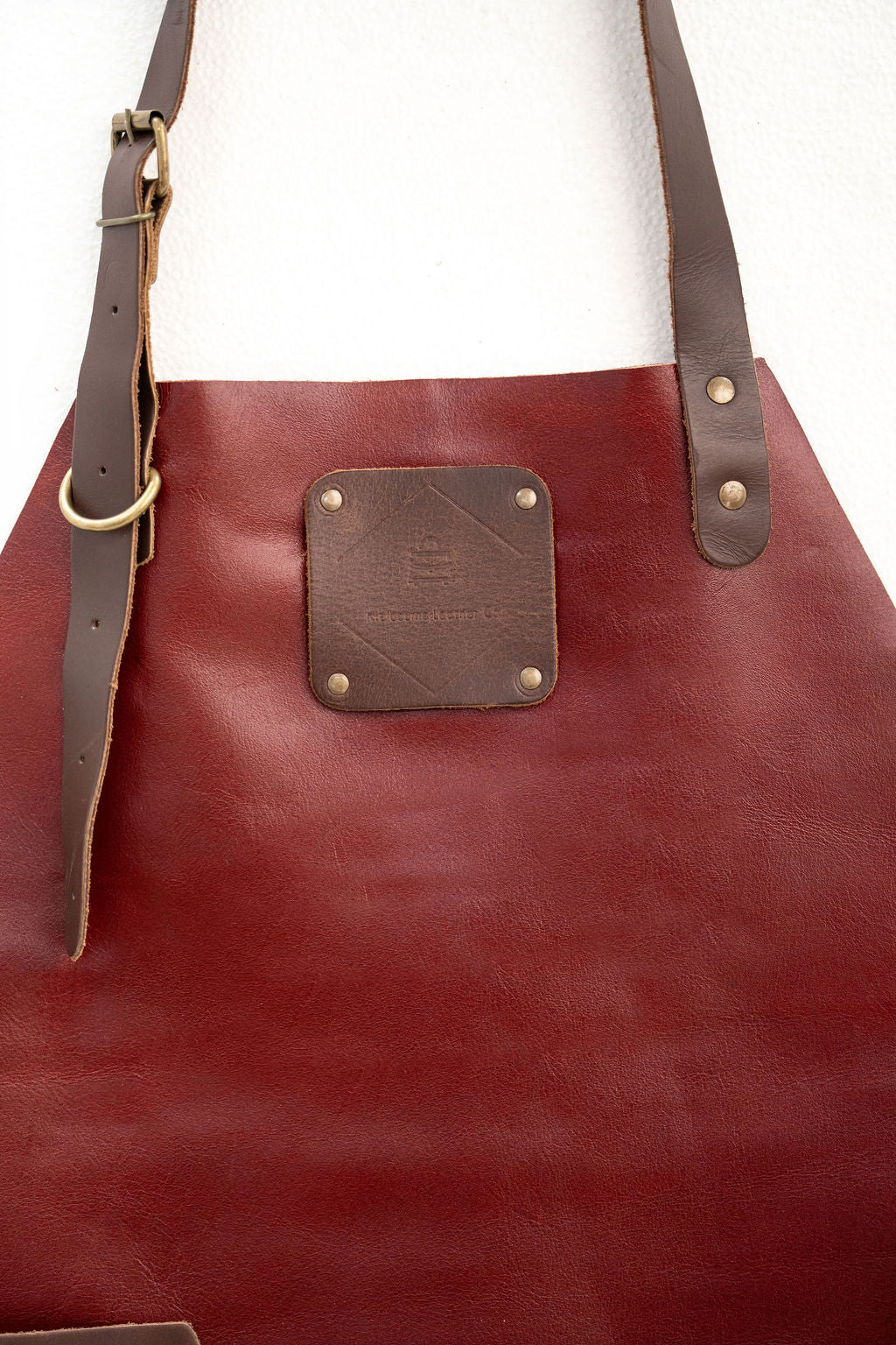 Red Leather Apron – Premium Minimal Work Apron (80×60 cm)