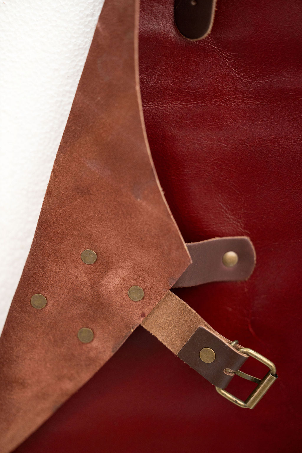 Red Leather Apron – Premium Minimal Work Apron (80×60 cm)