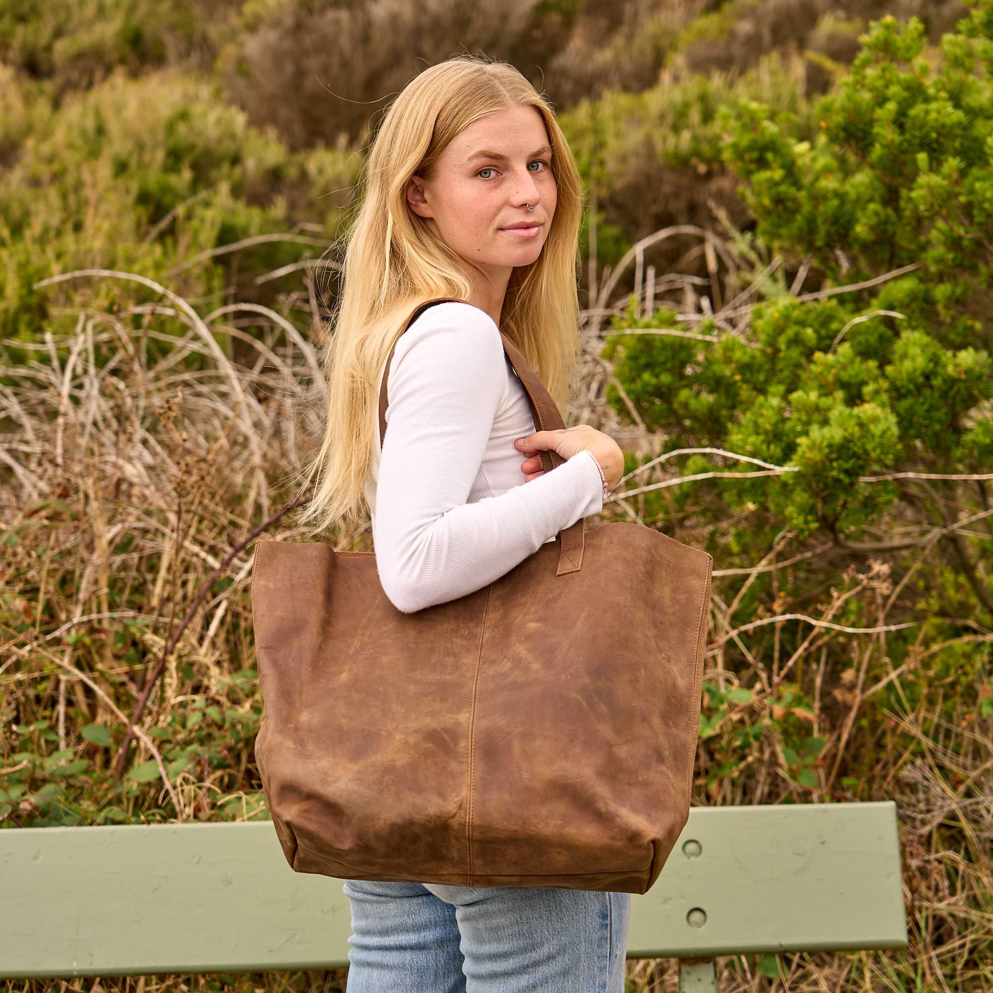 Vintage Brown Full-Grain Leather Tote Bag – Classic Everyday Carryall