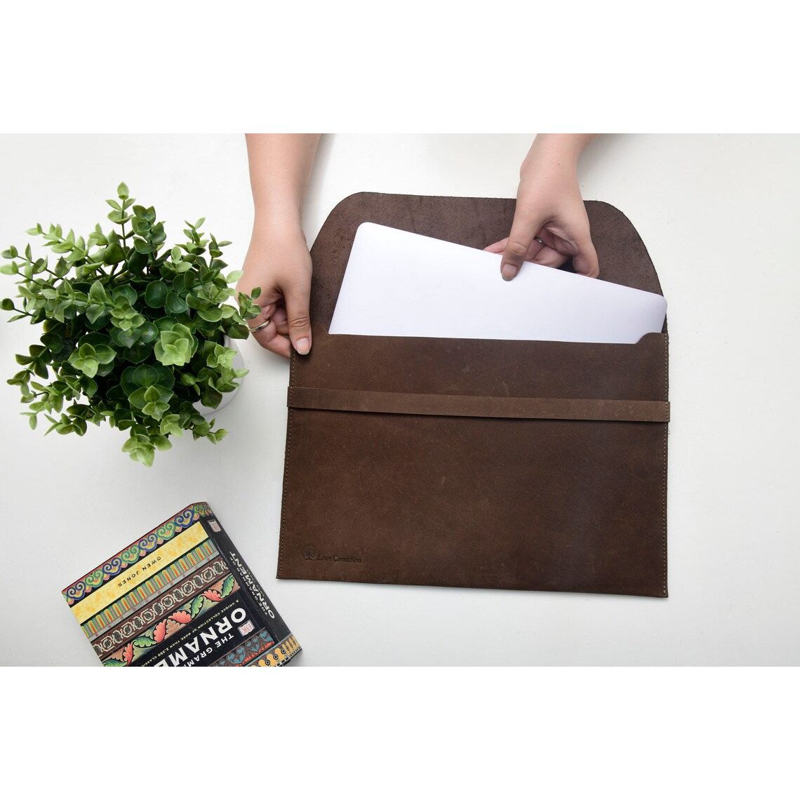 Melbourne Leather Co Handmade Genuine Leather macbook sleeve case for 12 13 15 inch macbook / vintage distressed leather macbook air 13 15 inch sleeve case - LB26