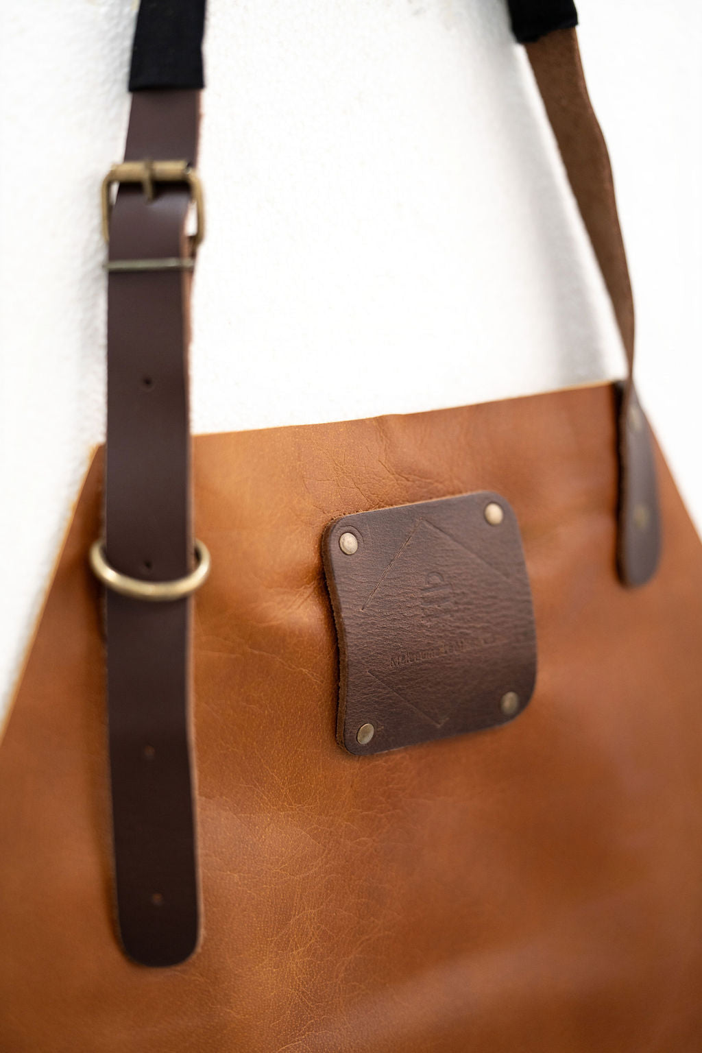 Vintage Saddle Brown Leather Apron – Signature Premium Work Apron (80×60 cm)