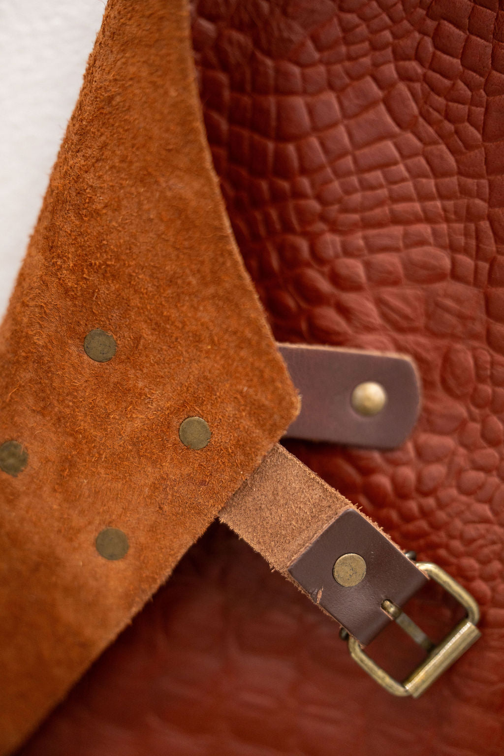 Croc Embossed Leather Apron – Premium Textured Work Apron (80×60 cm)