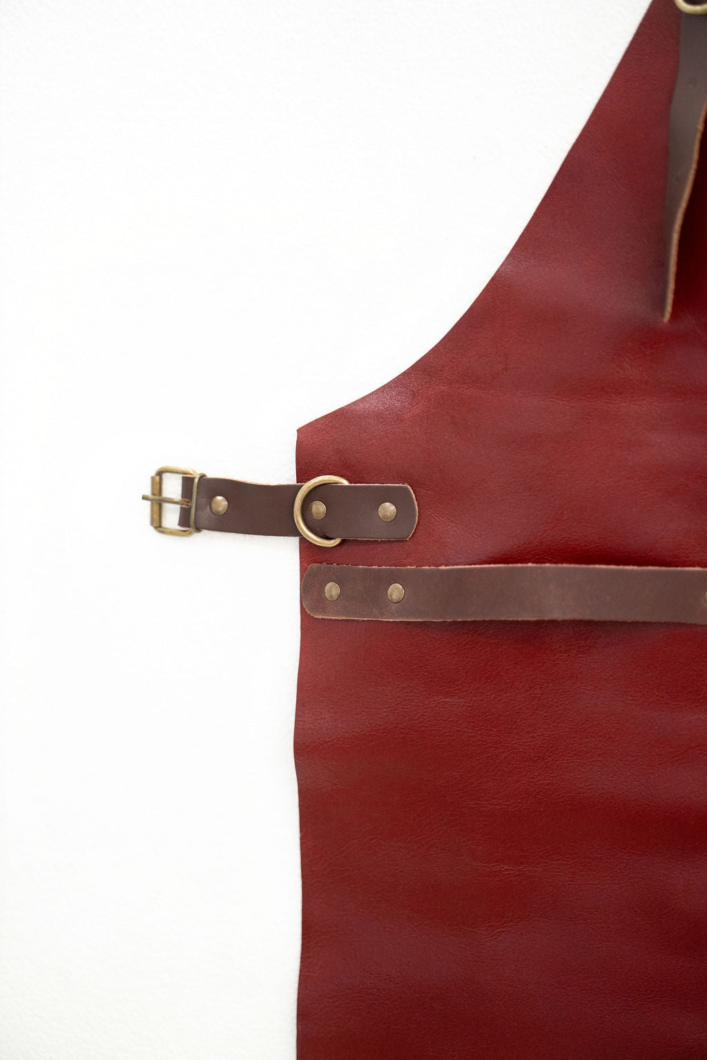 Red Leather Apron – Premium Minimal Work Apron (80×60 cm)