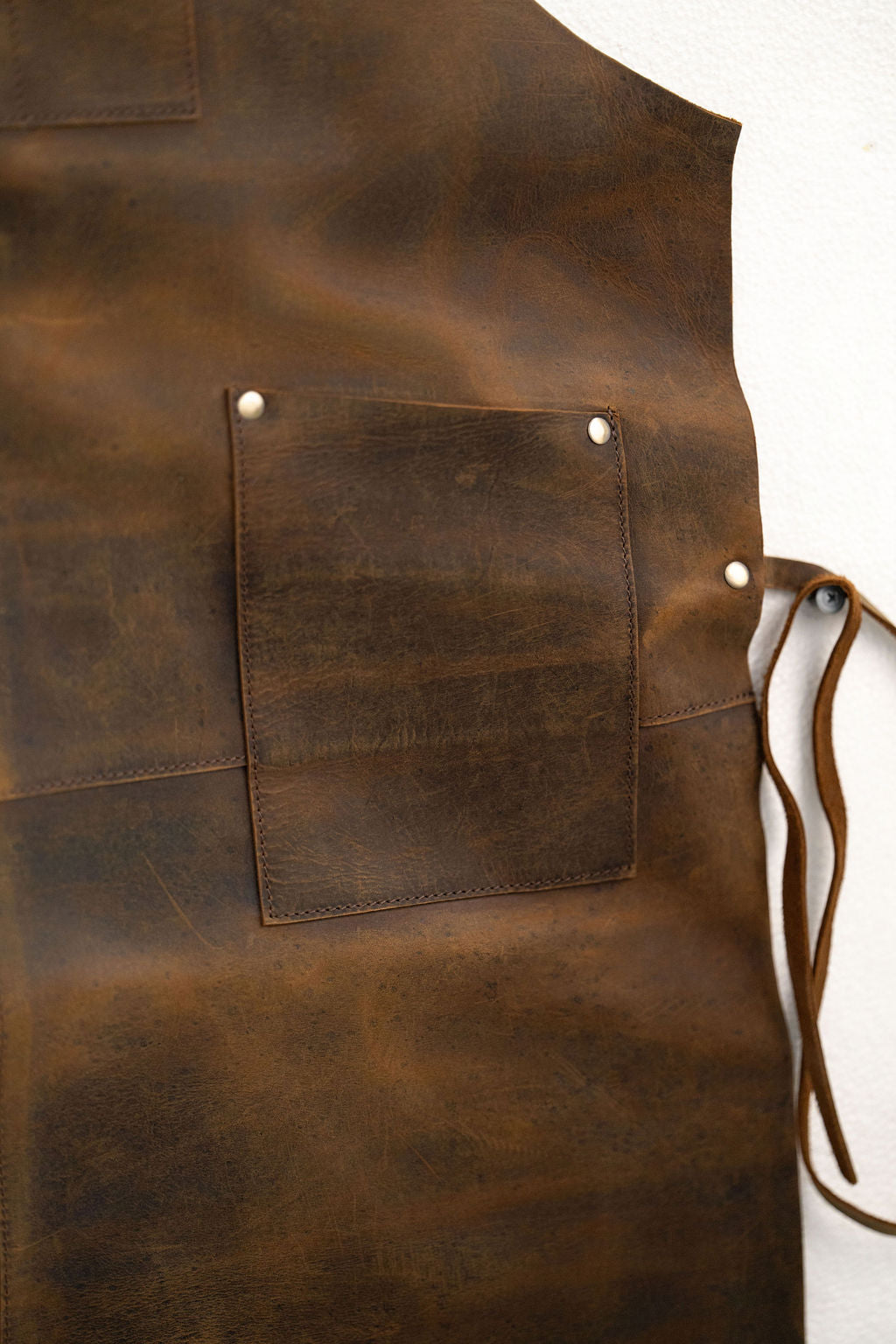 Vintage Brown Leather Apron – Heavy Duty Work Apron with Pockets (80×60 cm)