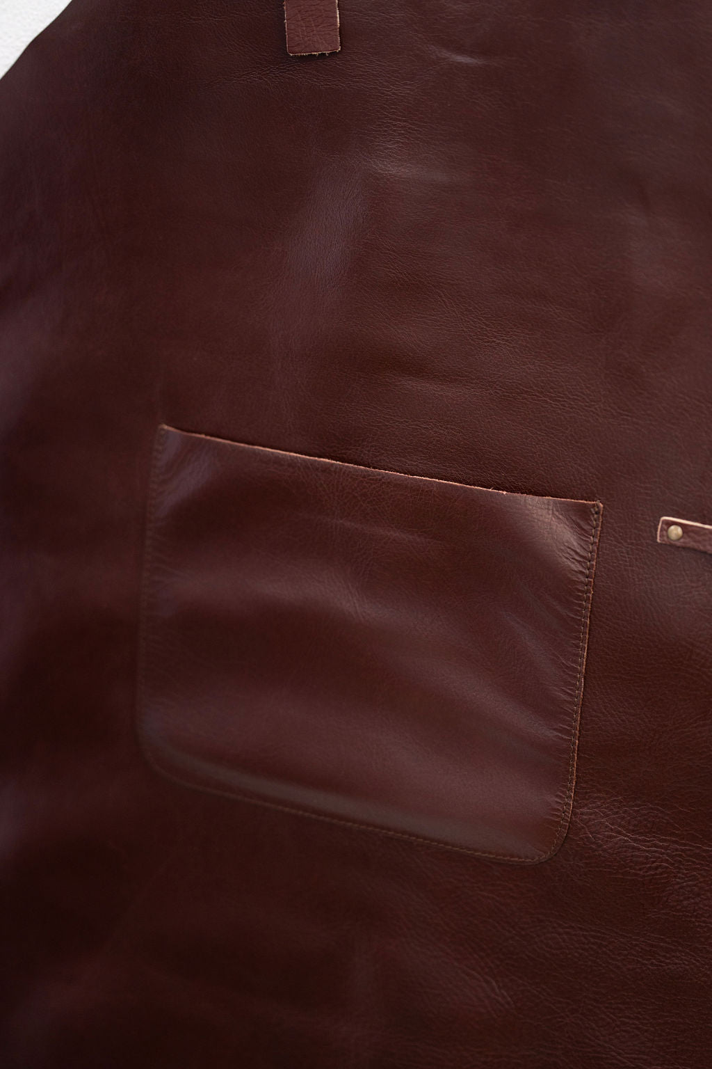 Classic Chestnut Leather Apron – Durable, Stylish & Handmade