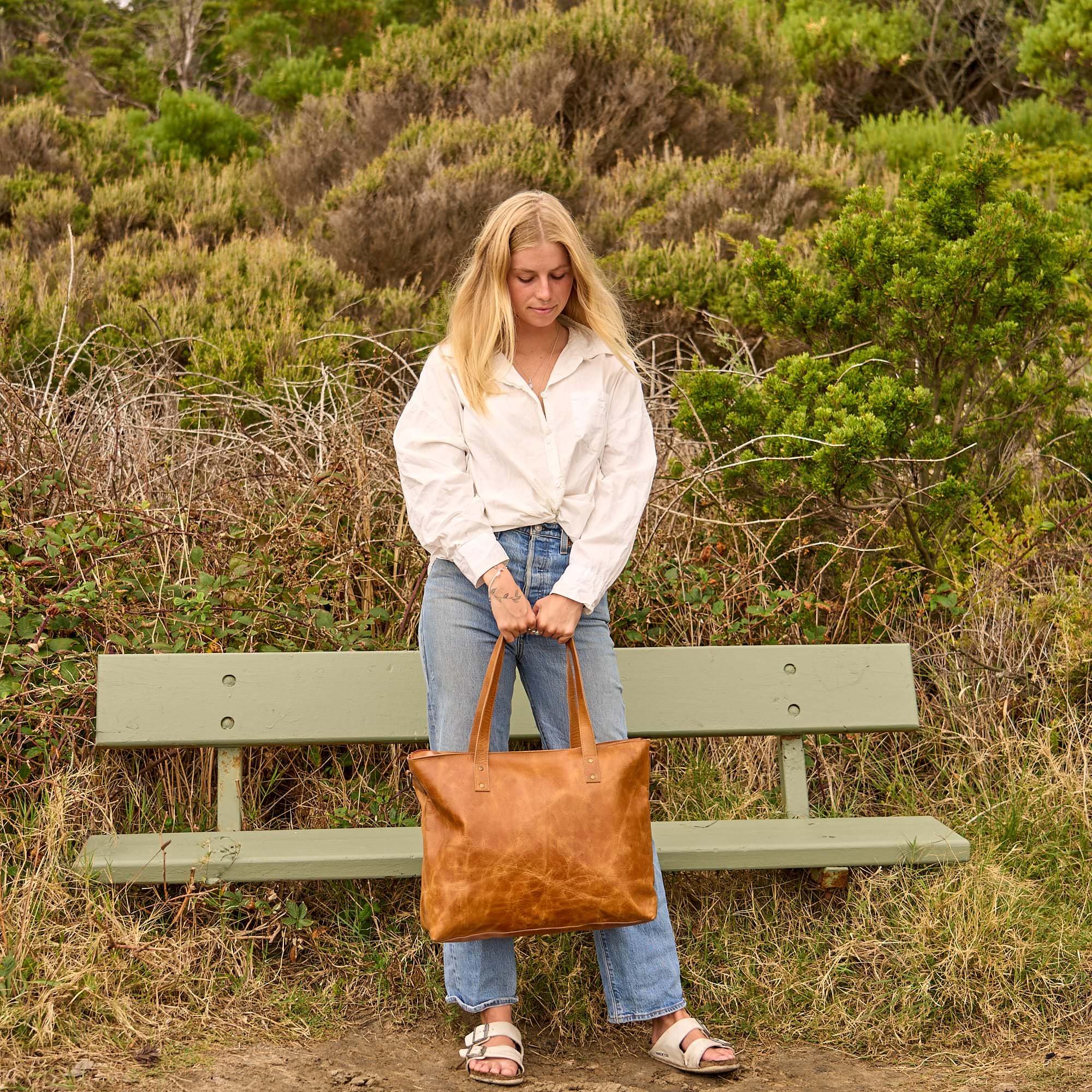 Large Vintage Brown Full-Grain Leather Tote Bag – Classic Everyday Carryall