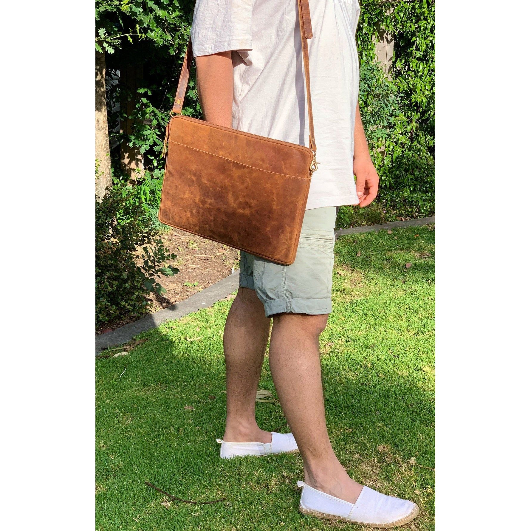 Melbourne Leather Co Handmade Genuine Leather macbook sleeve case for 12 13 15 inch macbook / Fathers day Gift for him macbook air 13 15 inch sleeve case - LB09